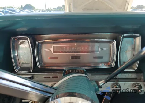 1963 Lincoln 4Dsd z USA, uszkodzony, nr VIN 3Y82N412880